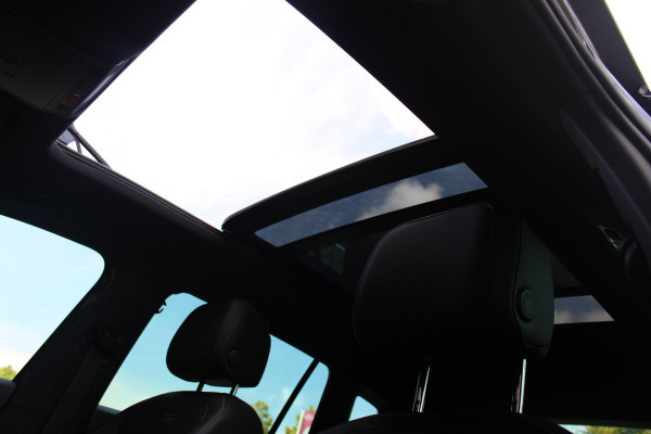 Volkswagen Tiguan 1.4 TSI 245PK eHybrid R-LINE BUSINESS + | BEKLEDING LEDER VIENNA | PANORAMISCH SCHUIF/KANTEL DAK | ELEKTRISCH WEGKLAPENBARE TREKHAAK | R-LINE INTERIEUR/EXTERIEUR | VERWARMBARE VOORSTOELEN/STUUR | ELEKTRISCH BEDIENBARE VOORSTOELEN MET GEHEUGEN FUNCTIE | AKOESTISCH GLAS GETINT | KEYLESS ACCESS/START | ELEKTRISCH BEDIENABRE ACHTERKLEP | DAKSPOILER R-LINE | SFEER VERLICHTING | RIJASSISTENT PAKKET O.A. LANE ASSIST EN ADAPTIVE CRUISE CONTROL EN DODEHOEK DETECTIE | NAVIGATIE | APPLE CARPLAY/ANDROID AUTO | DAB+ RADIO | LED MATRIX KOPLAMPEN (IQ LIGHT) | DRAADLOZE TELEFOONLADER