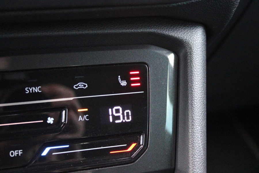 Volkswagen Tiguan 1.4 TSI 245PK eHybrid R-LINE BUSINESS + | BEKLEDING LEDER VIENNA | PANORAMISCH SCHUIF/KANTEL DAK | ELEKTRISCH WEGKLAPENBARE TREKHAAK | R-LINE INTERIEUR/EXTERIEUR | VERWARMBARE VOORSTOELEN/STUUR | ELEKTRISCH BEDIENBARE VOORSTOELEN MET GEHEUGEN FUNCTIE | AKOESTISCH GLAS GETINT | KEYLESS ACCESS/START | ELEKTRISCH BEDIENABRE ACHTERKLEP | DAKSPOILER R-LINE | SFEER VERLICHTING | RIJASSISTENT PAKKET O.A. LANE ASSIST EN ADAPTIVE CRUISE CONTROL EN DODEHOEK DETECTIE | NAVIGATIE | APPLE CARPLAY/ANDROID AUTO | DAB+ RADIO | LED MATRIX KOPLAMPEN (IQ LIGHT) | DRAADLOZE TELEFOONLADER