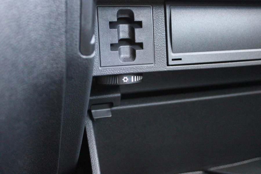 Volkswagen Tiguan 1.4 TSI 245PK eHybrid R-LINE BUSINESS + | BEKLEDING LEDER VIENNA | PANORAMISCH SCHUIF/KANTEL DAK | ELEKTRISCH WEGKLAPENBARE TREKHAAK | R-LINE INTERIEUR/EXTERIEUR | VERWARMBARE VOORSTOELEN/STUUR | ELEKTRISCH BEDIENBARE VOORSTOELEN MET GEHEUGEN FUNCTIE | AKOESTISCH GLAS GETINT | KEYLESS ACCESS/START | ELEKTRISCH BEDIENABRE ACHTERKLEP | DAKSPOILER R-LINE | SFEER VERLICHTING | RIJASSISTENT PAKKET O.A. LANE ASSIST EN ADAPTIVE CRUISE CONTROL EN DODEHOEK DETECTIE | NAVIGATIE | APPLE CARPLAY/ANDROID AUTO | DAB+ RADIO | LED MATRIX KOPLAMPEN (IQ LIGHT) | DRAADLOZE TELEFOONLADER