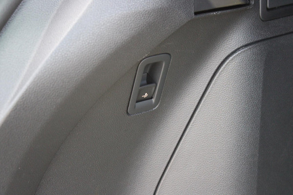 Volkswagen Tiguan 1.4 TSI 245PK eHybrid R-LINE BUSINESS + | BEKLEDING LEDER VIENNA | PANORAMISCH SCHUIF/KANTEL DAK | ELEKTRISCH WEGKLAPENBARE TREKHAAK | R-LINE INTERIEUR/EXTERIEUR | VERWARMBARE VOORSTOELEN/STUUR | ELEKTRISCH BEDIENBARE VOORSTOELEN MET GEHEUGEN FUNCTIE | AKOESTISCH GLAS GETINT | KEYLESS ACCESS/START | ELEKTRISCH BEDIENABRE ACHTERKLEP | DAKSPOILER R-LINE | SFEER VERLICHTING | RIJASSISTENT PAKKET O.A. LANE ASSIST EN ADAPTIVE CRUISE CONTROL EN DODEHOEK DETECTIE | NAVIGATIE | APPLE CARPLAY/ANDROID AUTO | DAB+ RADIO | LED MATRIX KOPLAMPEN (IQ LIGHT) | DRAADLOZE TELEFOONLADER