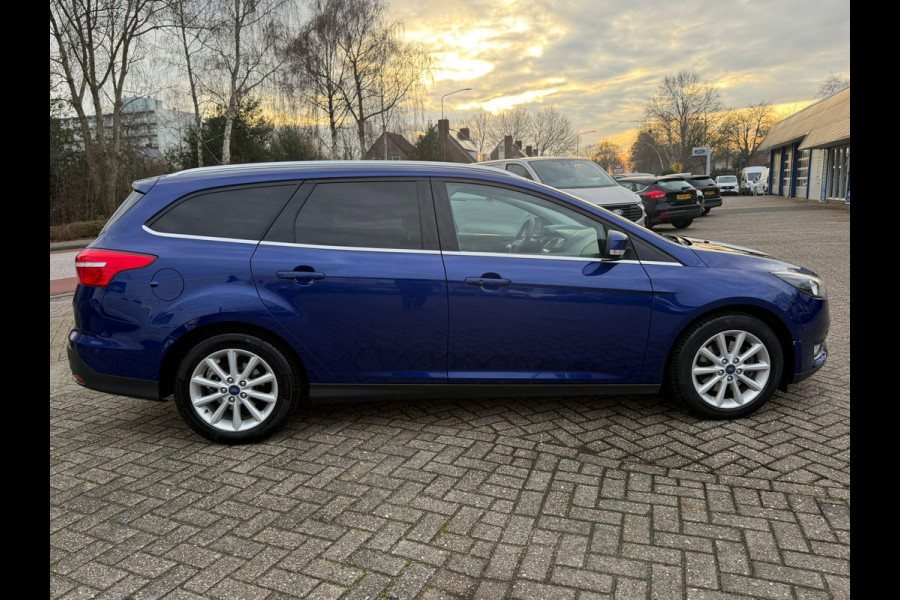 Ford FOCUS Wagon 1.5 Ecoboost Titanium 150pk 17 inch Velgen | Wegklapbare haak | Stoelverwarming | Navigatie | SYNC 3 | Voorruit verwarming | Cruise control