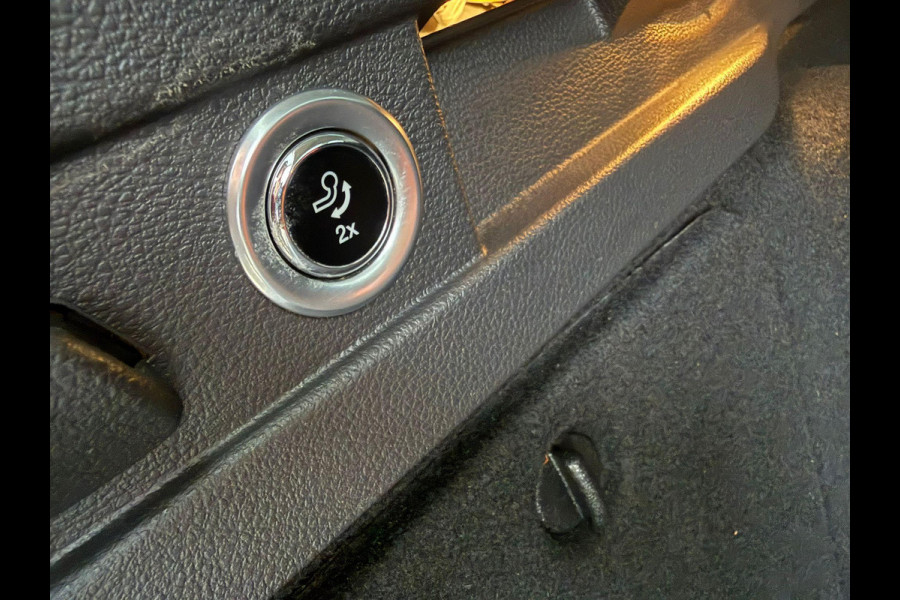 Ford FOCUS Wagon 1.5 Ecoboost Titanium 150pk 17 inch Velgen | Wegklapbare haak | Stoelverwarming | Navigatie | SYNC 3 | Voorruit verwarming | Cruise control