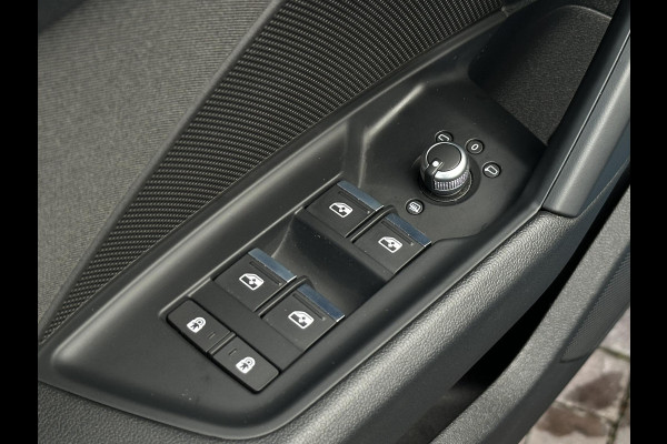 Audi A3 Sportback 40 TFSI e Edition 204 PK Panoramadak Adaptive Cruise LED DAB+