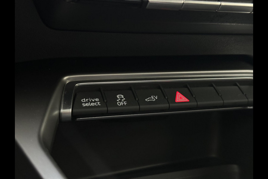 Audi A3 Sportback 40 TFSI e Edition 204 PK Panoramadak Adaptive Cruise LED DAB+