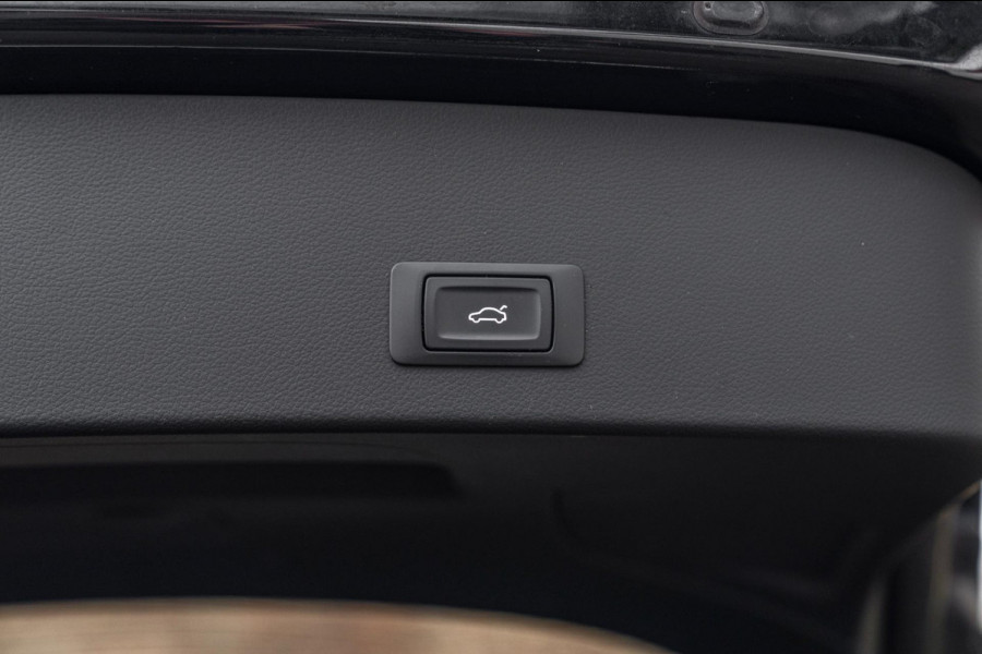 Audi A6 Avant 1.8 TFSI ultra 190 PK Adaptive Trekhaak Pano Half/Leer PDC 19'' S-Line