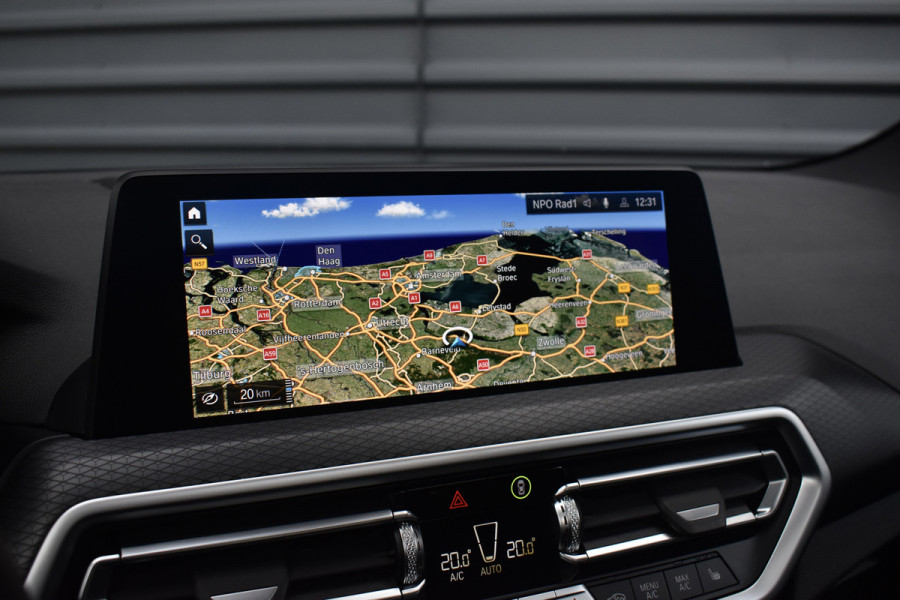 BMW X3 xDrive30e M Sport Shadow | Pano | Laser | Head-Up | Trekhaak | CarPlay | Stuur+Stoelverwarming |