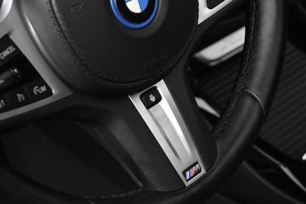 BMW X3 xDrive30e M Sport Shadow | Pano | Laser | Head-Up | Trekhaak | CarPlay | Stuur+Stoelverwarming |