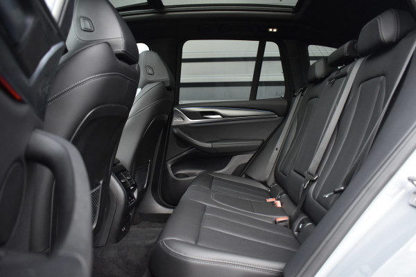 BMW X3 xDrive30e M Sport Shadow | Pano | Laser | Head-Up | Trekhaak | CarPlay | Stuur+Stoelverwarming |