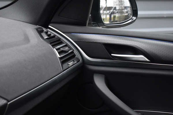 BMW X3 xDrive30e M Sport Shadow | Pano | Laser | Head-Up | Trekhaak | CarPlay | Stuur+Stoelverwarming |
