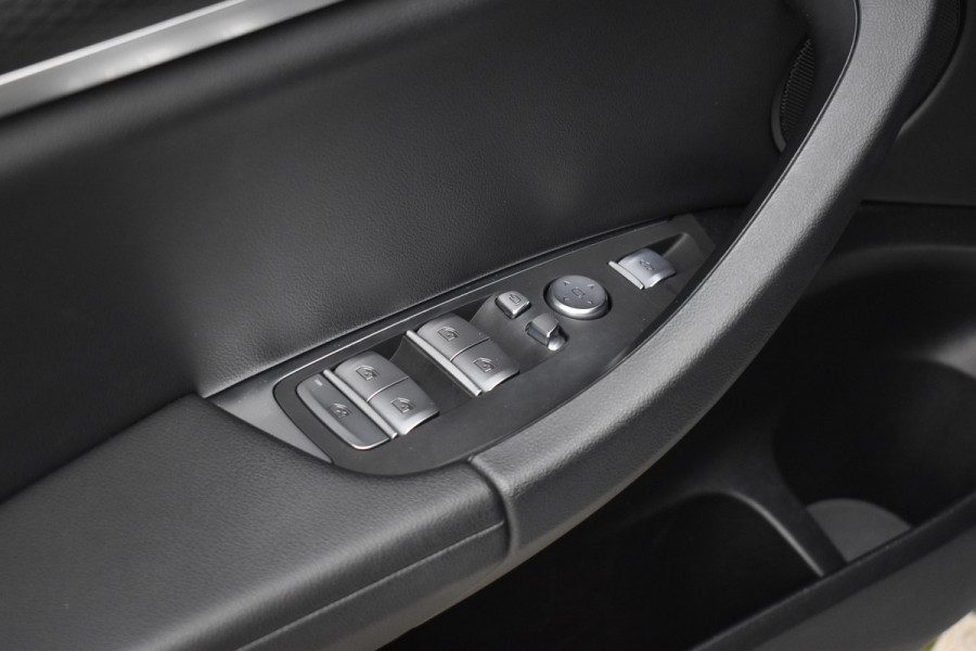 BMW X3 xDrive30e M Sport Shadow | Pano | Laser | Head-Up | Trekhaak | CarPlay | Stuur+Stoelverwarming |