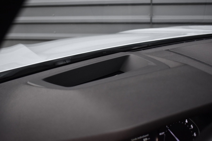 BMW X3 xDrive30e M Sport Shadow | Pano | Laser | Head-Up | Trekhaak | CarPlay | Stuur+Stoelverwarming |