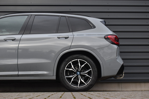 BMW X3 xDrive30e M Sport Shadow | Pano | Laser | Head-Up | Trekhaak | CarPlay | Stuur+Stoelverwarming |