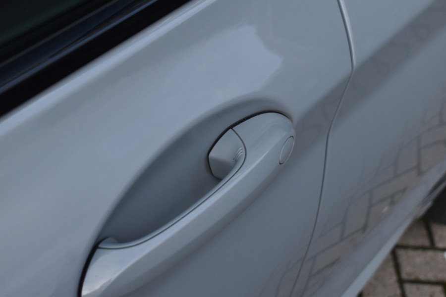 BMW X3 xDrive30e M Sport Shadow | Pano | Laser | Head-Up | Trekhaak | CarPlay | Stuur+Stoelverwarming |