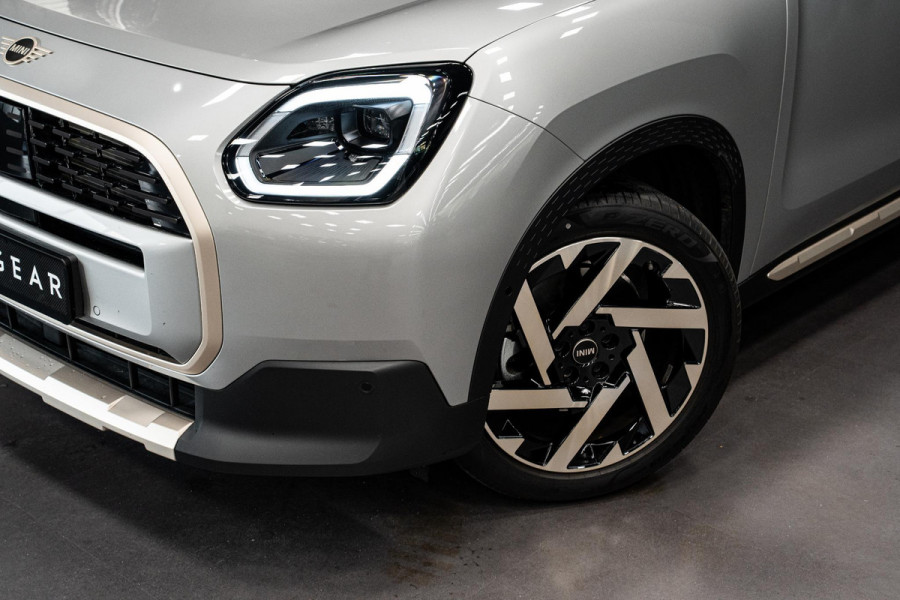 MINI Countryman 1.5 C Favoured M *Panorama / Head-up Display / Keyless Entry / Apple Carplay / LED-verlichting*