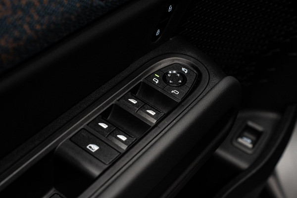 MINI Countryman 1.5 C Favoured M *Panorama / Head-up Display / Keyless Entry / Apple Carplay / LED-verlichting*