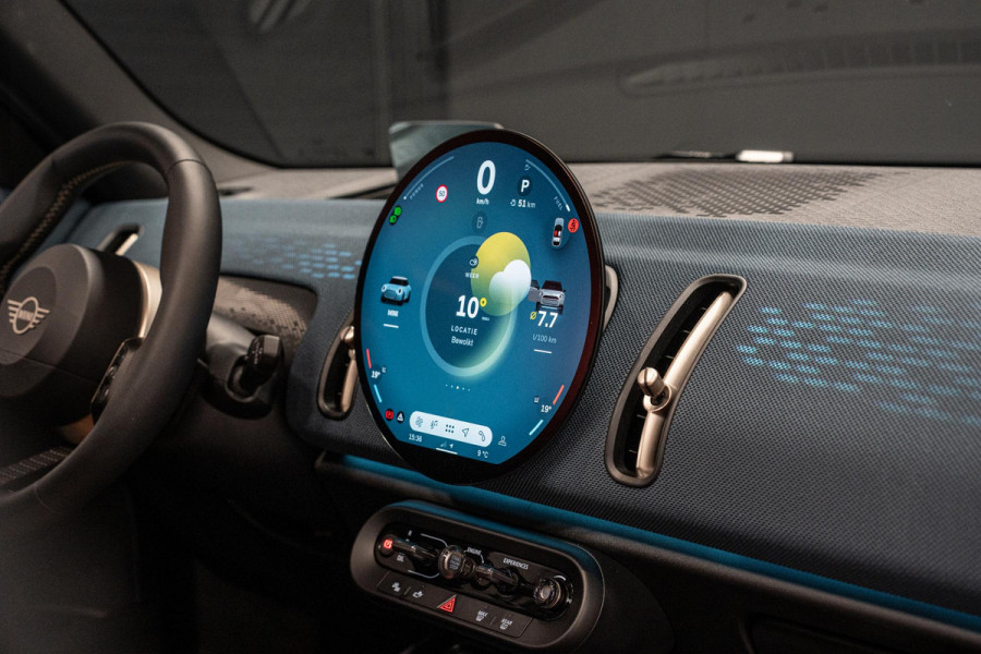 MINI Countryman 1.5 C Favoured M *Panorama / Head-up Display / Keyless Entry / Apple Carplay / LED-verlichting*