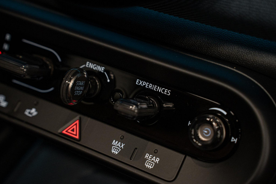 MINI Countryman 1.5 C Favoured M *Panorama / Head-up Display / Keyless Entry / Apple Carplay / LED-verlichting*