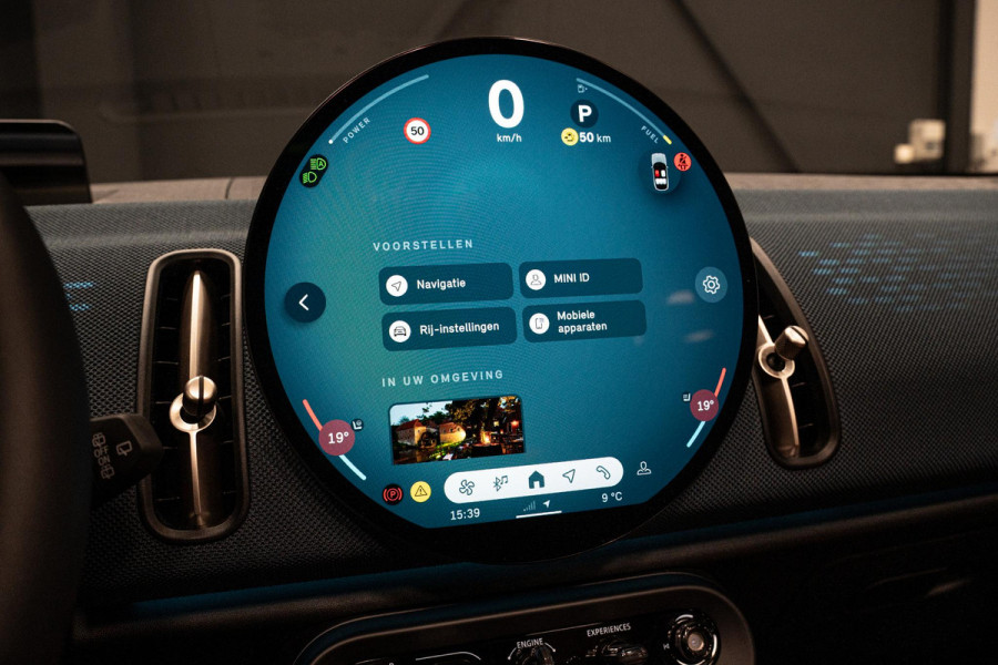 MINI Countryman 1.5 C Favoured M *Panorama / Head-up Display / Keyless Entry / Apple Carplay / LED-verlichting*