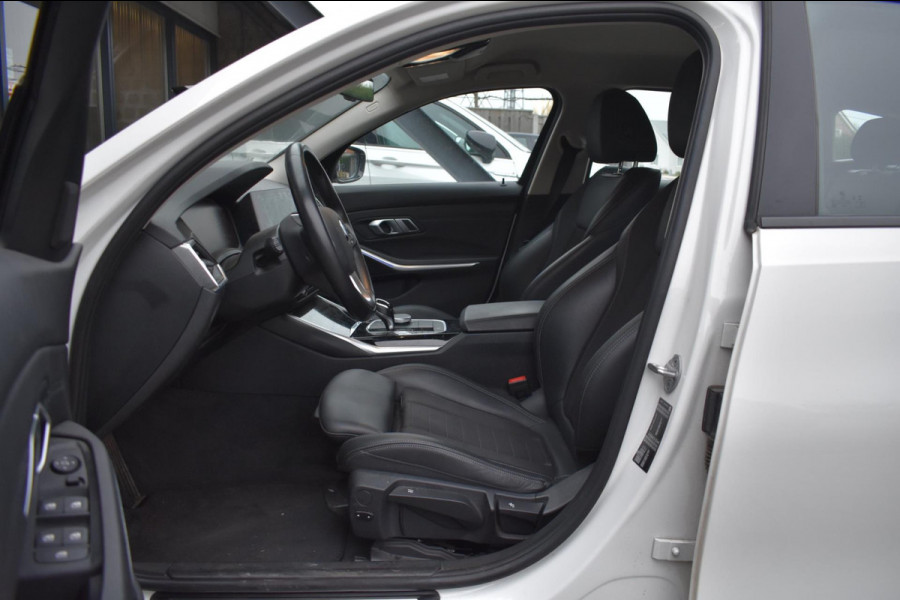 BMW 3 Serie Touring 318i High Executive Sport Line | TREKHAAK | APPLE CARPLAY | NAP | DEALER ONDERHOUDEN | ANDROID AUTO