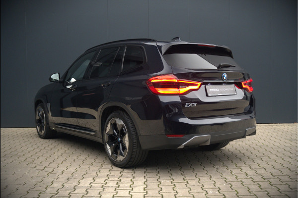 BMW iX3 High Executive 80 kWh | Panoramadak | Keyless | Stoelverwarming | Harman Kardon | Memory Seat | Head-Up Display | 360 Camera | Ambiance Verlichting | Trekhaak | Adaptive LED | Elektrische Stoelen | Apple Carplay |