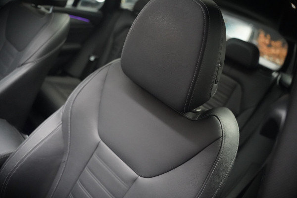 BMW iX3 High Executive 80 kWh | Panoramadak | Keyless | Stoelverwarming | Harman Kardon | Memory Seat | Head-Up Display | 360 Camera | Ambiance Verlichting | Trekhaak | Adaptive LED | Elektrische Stoelen | Apple Carplay |