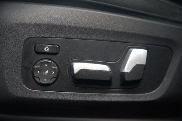 BMW iX3 High Executive 80 kWh | Panoramadak | Keyless | Stoelverwarming | Harman Kardon | Memory Seat | Head-Up Display | 360 Camera | Ambiance Verlichting | Trekhaak | Adaptive LED | Elektrische Stoelen | Apple Carplay |