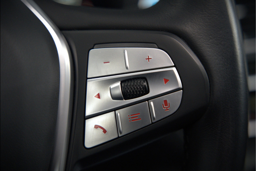 BMW iX3 High Executive 80 kWh | Panoramadak | Keyless | Stoelverwarming | Harman Kardon | Memory Seat | Head-Up Display | 360 Camera | Ambiance Verlichting | Trekhaak | Adaptive LED | Elektrische Stoelen | Apple Carplay |