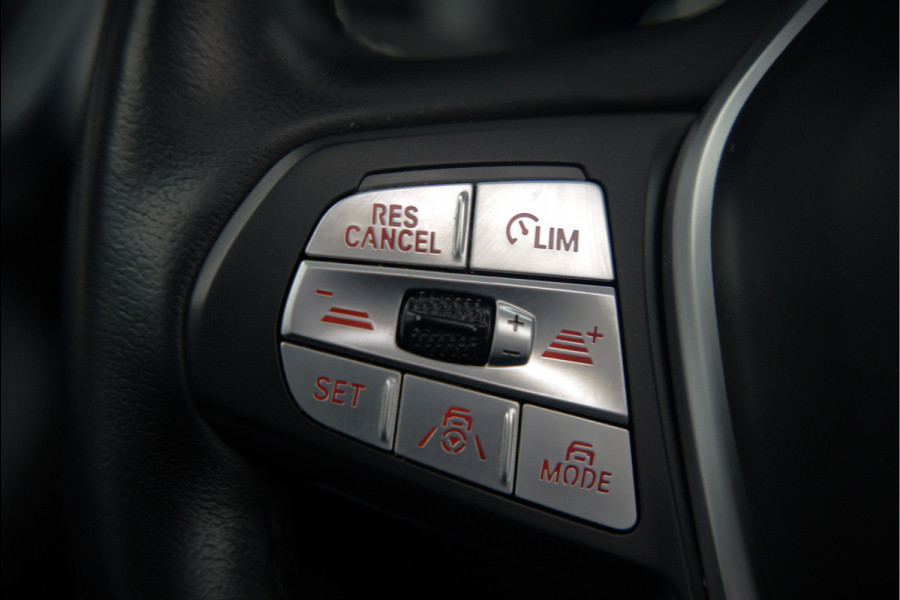 BMW iX3 High Executive 80 kWh | Panoramadak | Keyless | Stoelverwarming | Harman Kardon | Memory Seat | Head-Up Display | 360 Camera | Ambiance Verlichting | Trekhaak | Adaptive LED | Elektrische Stoelen | Apple Carplay |