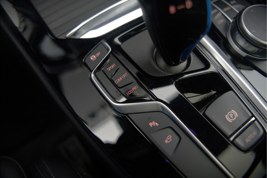 BMW iX3 High Executive 80 kWh | Panoramadak | Keyless | Stoelverwarming | Harman Kardon | Memory Seat | Head-Up Display | 360 Camera | Ambiance Verlichting | Trekhaak | Adaptive LED | Elektrische Stoelen | Apple Carplay |