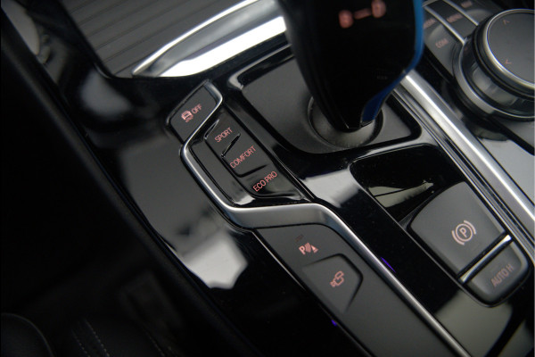 BMW iX3 High Executive 80 kWh | Panoramadak | Keyless | Stoelverwarming | Harman Kardon | Memory Seat | Head-Up Display | 360 Camera | Ambiance Verlichting | Trekhaak | Adaptive LED | Elektrische Stoelen | Apple Carplay |