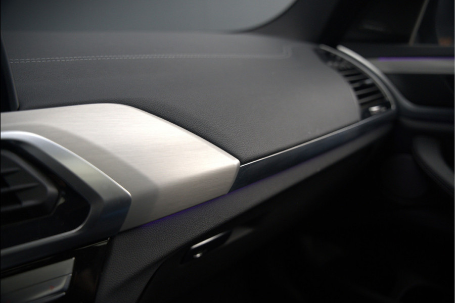 BMW iX3 High Executive 80 kWh | Panoramadak | Keyless | Stoelverwarming | Harman Kardon | Memory Seat | Head-Up Display | 360 Camera | Ambiance Verlichting | Trekhaak | Adaptive LED | Elektrische Stoelen | Apple Carplay |