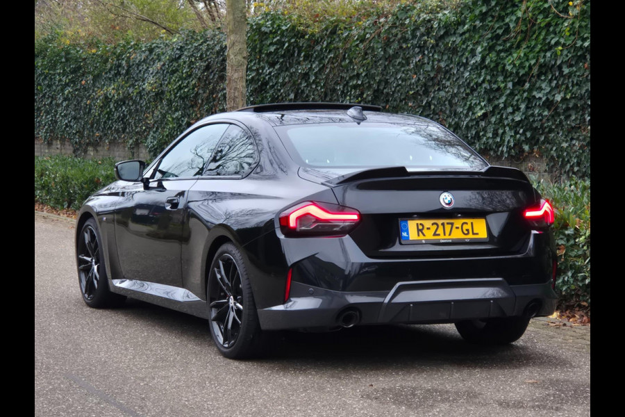 BMW 2 Serie M Sport Coupé 50-jahre Edition Fabrieksgarantie Schuifdak NAP NL CarPlay Camera 100% Dealeronderhouden RIJKLAAR
