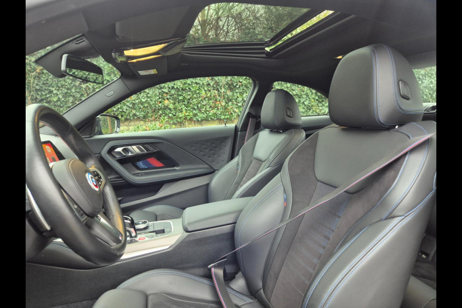 BMW 2 Serie M Sport Coupé 50-jahre Edition Fabrieksgarantie Schuifdak NAP NL CarPlay Camera 100% Dealeronderhouden RIJKLAAR