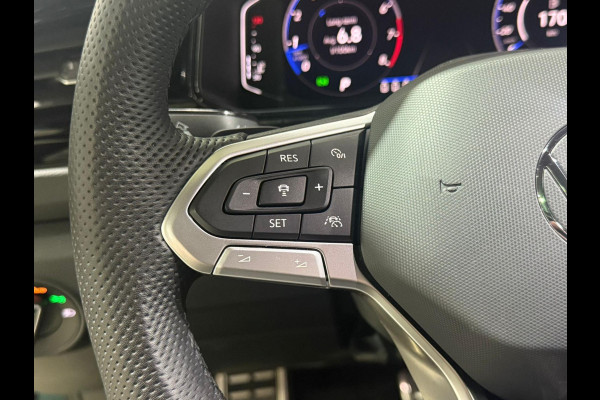 Volkswagen T-Roc 1.5 TSI R-Line Black Edition PANO/ACC/WINTERPAKKET/KEYLESS