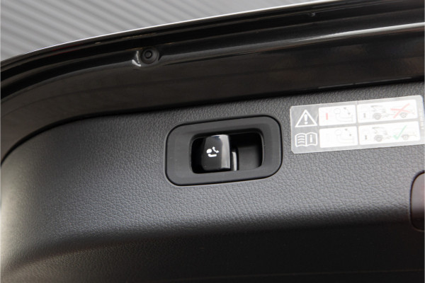 Mercedes-Benz C-Klasse Estate 300 e AMG Premium Plus, Pano, Leder, Head-up, Trekhaak 2022