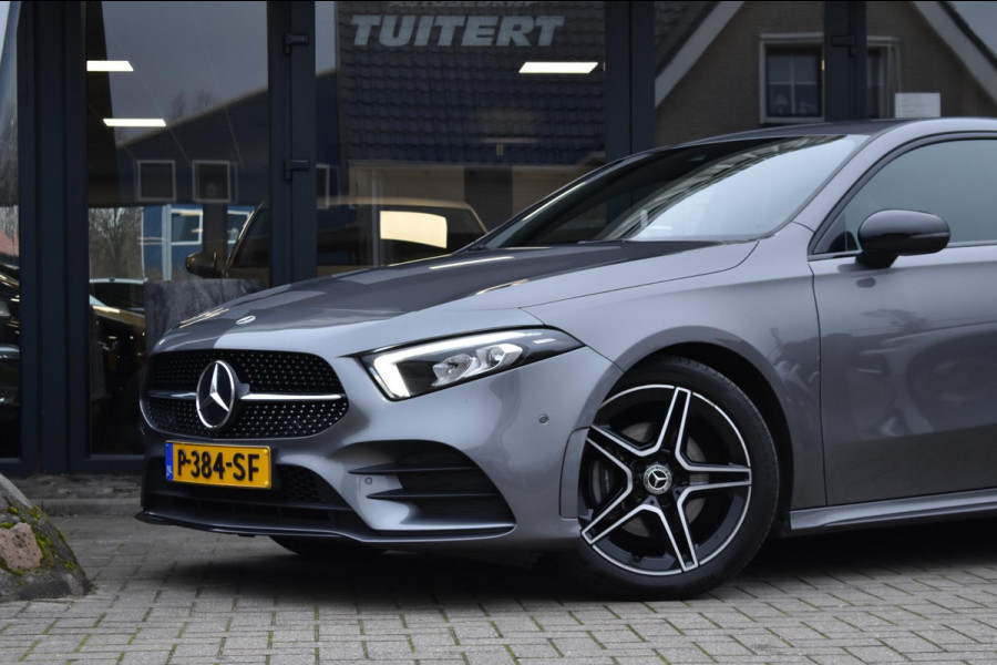 Mercedes-Benz A-Klasse 180 AMG NIGHT | SFEERVERLICHTING | APPLE CARPLAY | CAMERA | ANDROID AUTO | NAP | DEALER ONDERHOUDEN