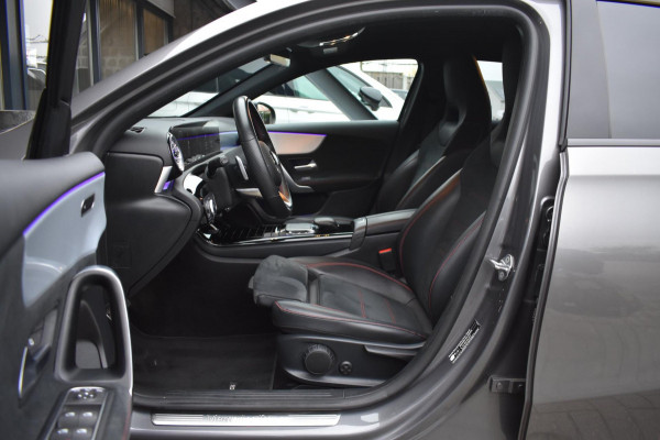 Mercedes-Benz A-Klasse 180 AMG NIGHT | SFEERVERLICHTING | APPLE CARPLAY | CAMERA | ANDROID AUTO | NAP | DEALER ONDERHOUDEN