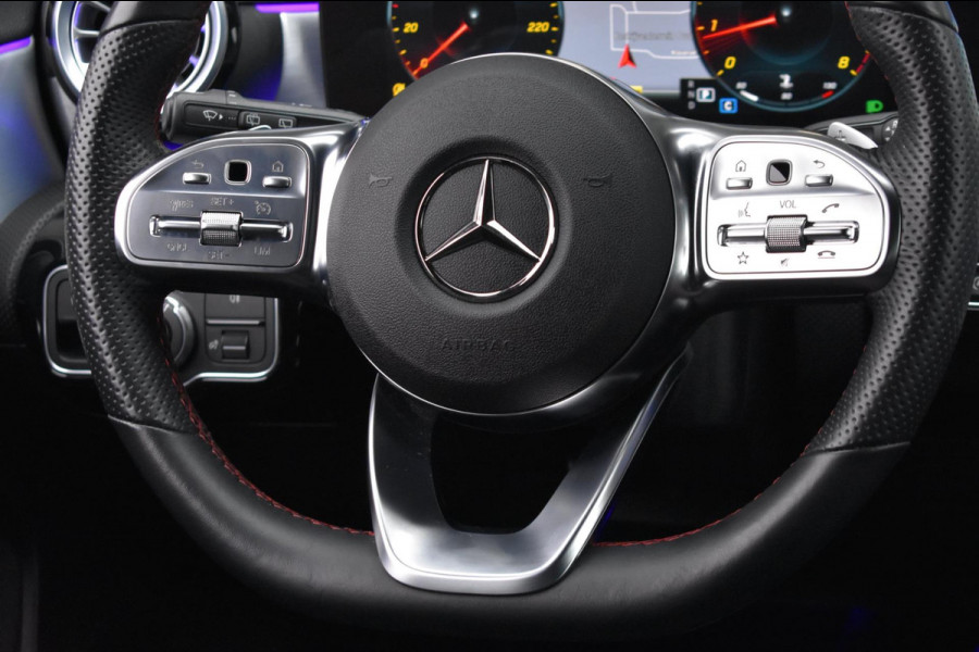 Mercedes-Benz A-Klasse 180 AMG NIGHT | SFEERVERLICHTING | APPLE CARPLAY | CAMERA | ANDROID AUTO | NAP | DEALER ONDERHOUDEN