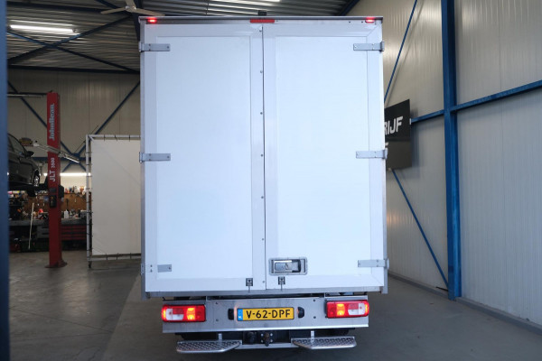 Volkswagen Crafter 35 2.0 TDI L4 EL Highline EURO VI RWD Automaat - N.A.P. Bakwagen