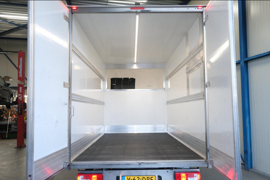 Volkswagen Crafter 35 2.0 TDI L4 EL Highline EURO VI RWD Automaat - N.A.P. Bakwagen