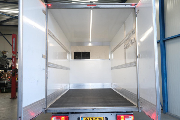 Volkswagen Crafter 35 2.0 TDI L4 EL Highline EURO VI RWD Automaat - N.A.P. Bakwagen