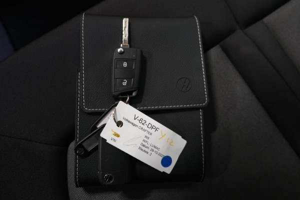 Volkswagen Crafter 35 2.0 TDI L4 EL Highline EURO VI RWD Automaat - N.A.P. Bakwagen