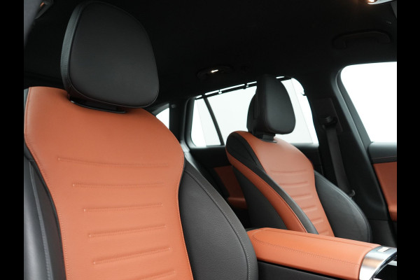 Mercedes-Benz C-Klasse Estate 300 e AMG Line Plug In Hybrid 313pk Dealer O.H. PHEV | Adaptive Cruise | Head Up | Camera | Digital LED | Bi Color Lederen Sportstoelen Verwarmd | Apple Carplay | Sfeerverlichting | Virtual | Navigatie | DAB |