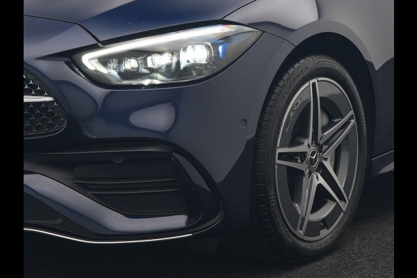 Mercedes-Benz C-Klasse Estate 300 e AMG Line Plug In Hybrid 313pk Dealer O.H. PHEV | Adaptive Cruise | Head Up | Camera | Digital LED | Bi Color Lederen Sportstoelen Verwarmd | Apple Carplay | Sfeerverlichting | Virtual | Navigatie | DAB |