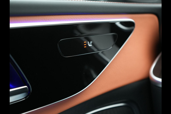 Mercedes-Benz C-Klasse Estate 300 e AMG Line Plug In Hybrid 313pk Dealer O.H. PHEV | Adaptive Cruise | Head Up | Camera | Digital LED | Bi Color Lederen Sportstoelen Verwarmd | Apple Carplay | Sfeerverlichting | Virtual | Navigatie | DAB |