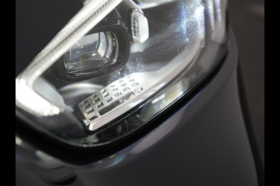 Mercedes-Benz C-Klasse Estate 300 e AMG Line Plug In Hybrid 313pk Dealer O.H. PHEV | Adaptive Cruise | Head Up | Camera | Digital LED | Bi Color Lederen Sportstoelen Verwarmd | Apple Carplay | Sfeerverlichting | Virtual | Navigatie | DAB |