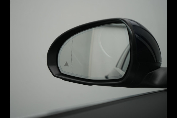 Mercedes-Benz C-Klasse Estate 300 e AMG Line Plug In Hybrid 313pk Dealer O.H. PHEV | Adaptive Cruise | Head Up | Camera | Digital LED | Bi Color Lederen Sportstoelen Verwarmd | Apple Carplay | Sfeerverlichting | Virtual | Navigatie | DAB |