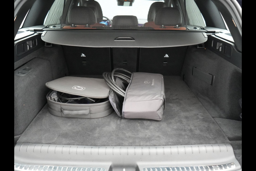 Mercedes-Benz C-Klasse Estate 300 e AMG Line Plug In Hybrid 313pk Dealer O.H. PHEV | Adaptive Cruise | Head Up | Camera | Digital LED | Bi Color Lederen Sportstoelen Verwarmd | Apple Carplay | Sfeerverlichting | Virtual | Navigatie | DAB |