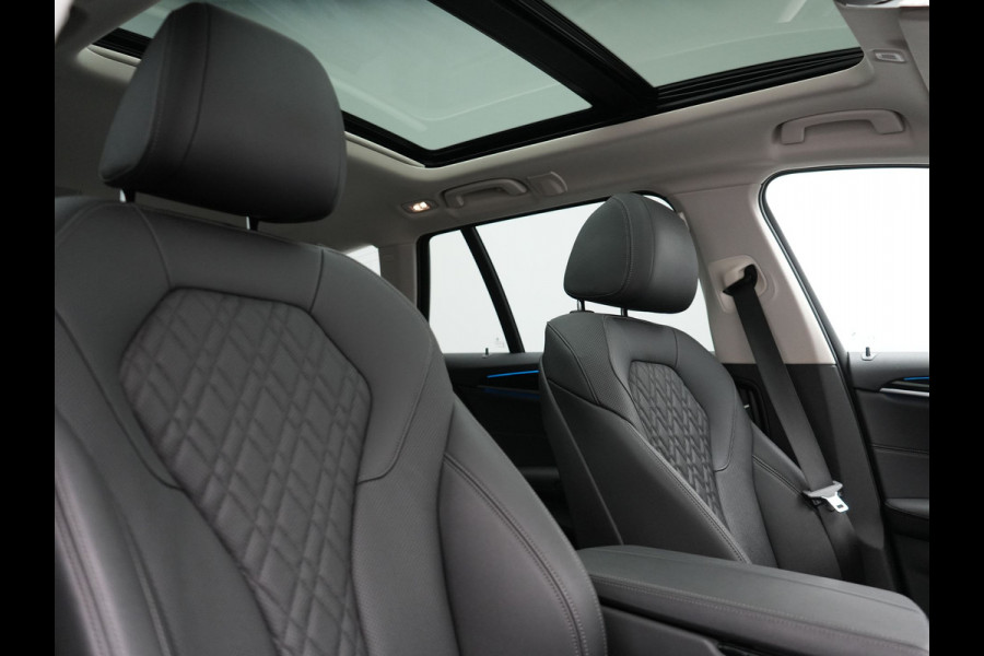 BMW 5 Serie Touring 530e Executive Plug In Hybrid 293pk Dealer O.H. PHEV | Panodak | 360 Camera | Lederen Sportstoelen Verwarmd | Sfeerverlichting | Apple Carplay | Navigatie | Virtual | DAB |