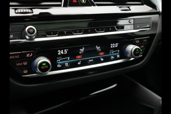 BMW 5 Serie Touring 530e Executive Plug In Hybrid 293pk Dealer O.H. PHEV | Panodak | 360 Camera | Lederen Sportstoelen Verwarmd | Sfeerverlichting | Apple Carplay | Navigatie | Virtual | DAB |